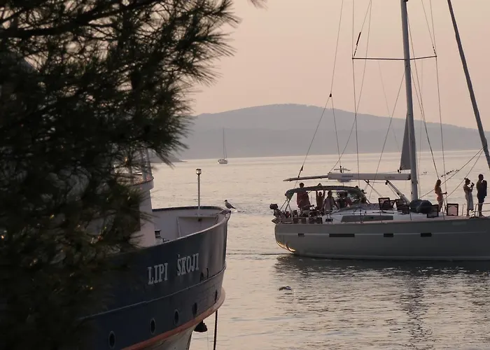 Rita Apartamento Milna (Brac)
